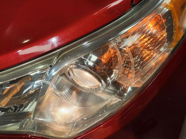 Photo of 2012 Red Toyota Camry Hybrid