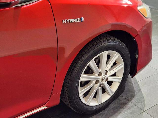 Photo of 2012 Red Toyota Camry Hybrid