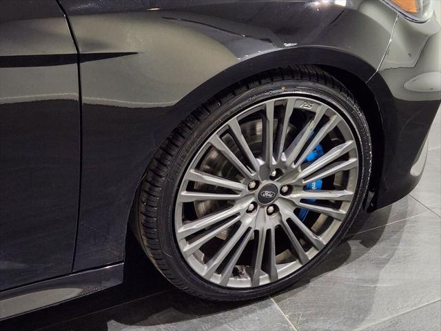 Photo of 2017 Black Ford Focus RS