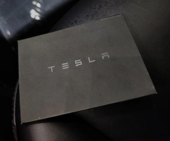 Photo of 2022 White Tesla Model Y