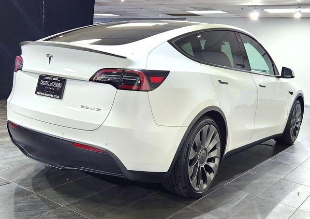 Photo of 2022 White Tesla Model Y
