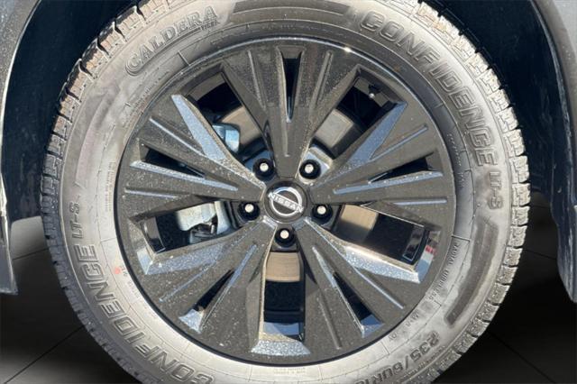 Photo of 2023 Brilliant Silver Metallic Nissan Rogue
