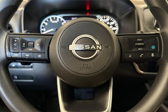Photo of 2023 Brilliant Silver Metallic Nissan Rogue