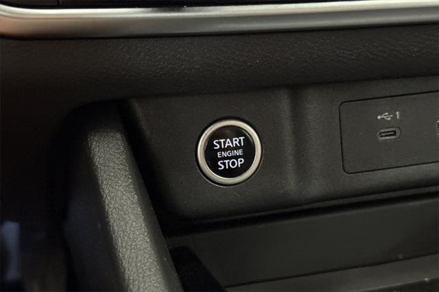 Photo of 2023 Brilliant Silver Metallic Nissan Rogue