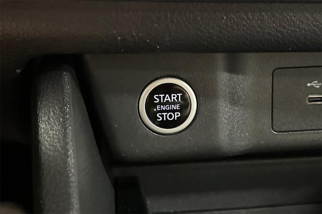 Photo of 2023 Pearl White Tricoat Nissan Rogue