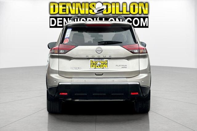 Photo of 2025 Champagne Silver Metallic Nissan Rogue