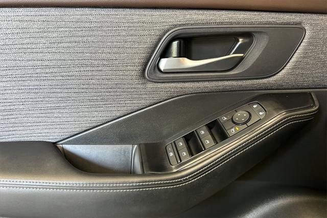 Photo of 2023 Brilliant Silver Metallic Nissan Rogue