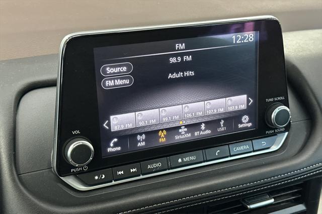 Photo of 2023 Brilliant Silver Metallic Nissan Rogue