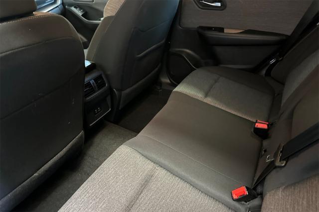 Photo of 2023 Brilliant Silver Metallic Nissan Rogue