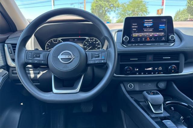 Photo of 2023 Pearl White Tricoat Nissan Rogue