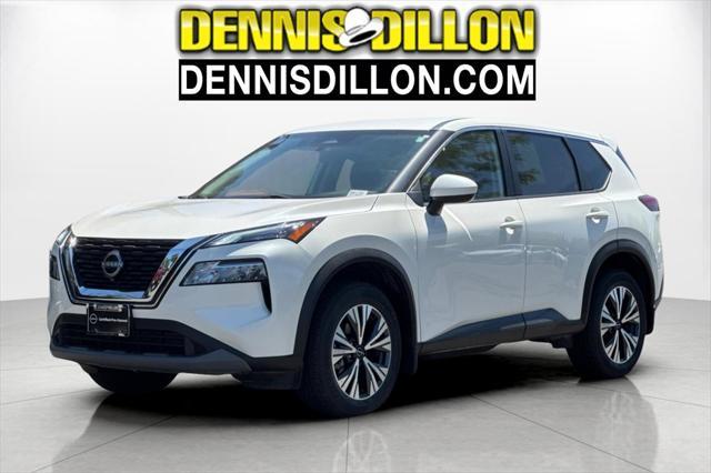 Photo of 2023 Pearl White Tricoat Nissan Rogue