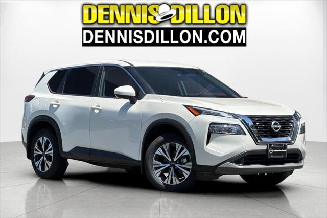 Photo of 2023 Pearl White Tricoat Nissan Rogue