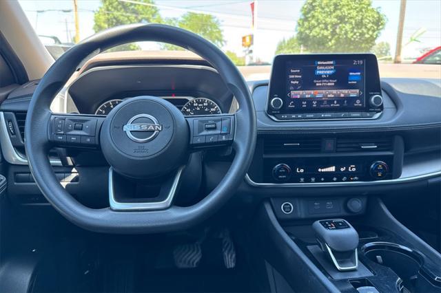 Photo of 2023 Super Black Nissan Rogue