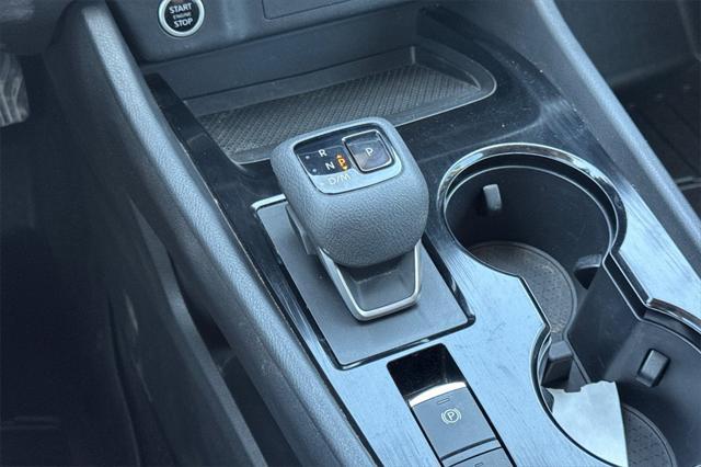 Photo of 2023 Super Black Nissan Rogue