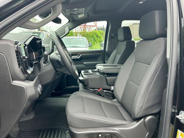Photo of 2025 Black Chevrolet Silverado 1500