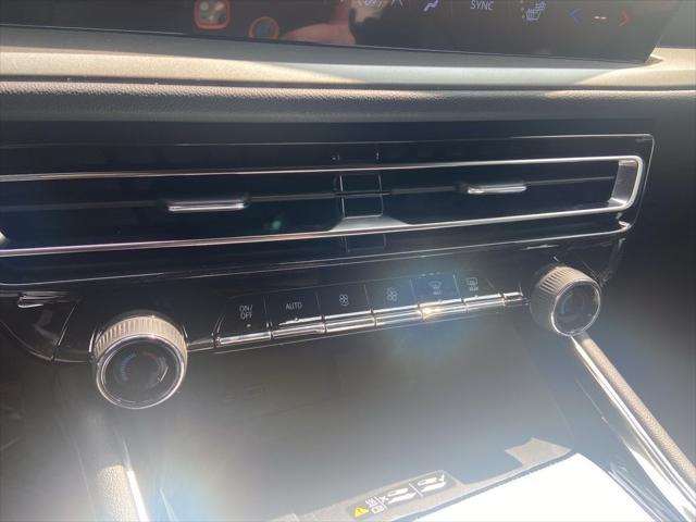 Photo of 2025 Sterling Gray Metallic Chevrolet Traverse