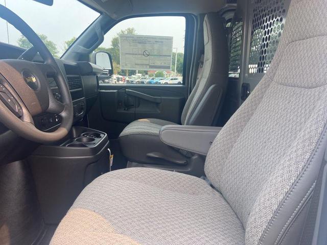 Photo of 2025 Summit White Chevrolet Express 2500