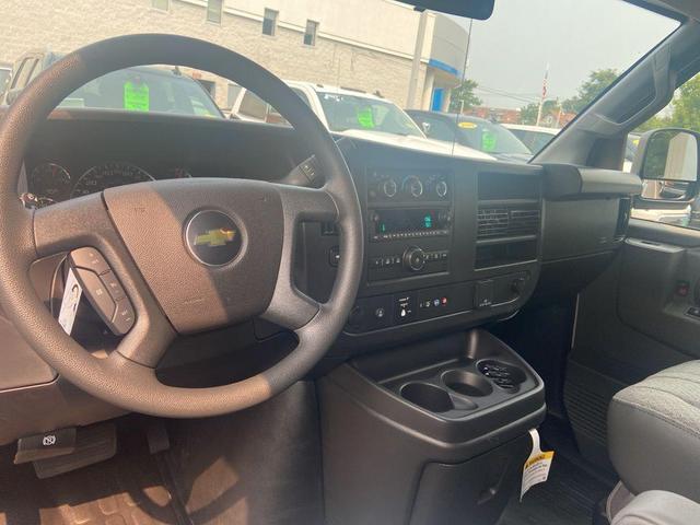 Photo of 2025 Summit White Chevrolet Express 2500