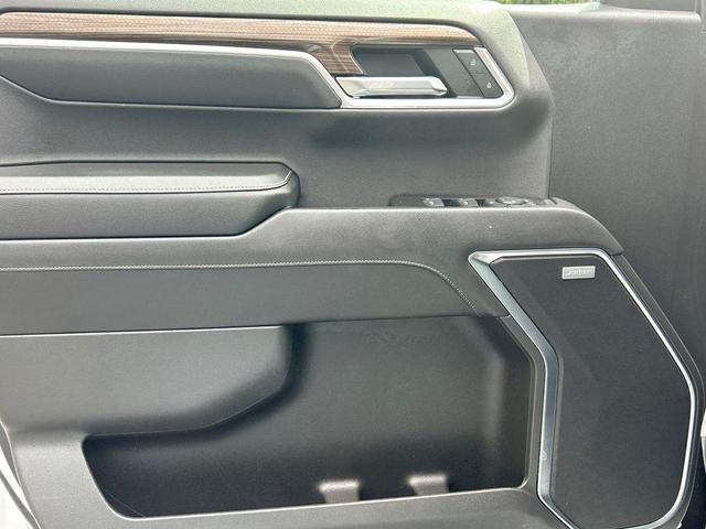 Photo of 2022 Summit White Chevrolet Silverado 1500
