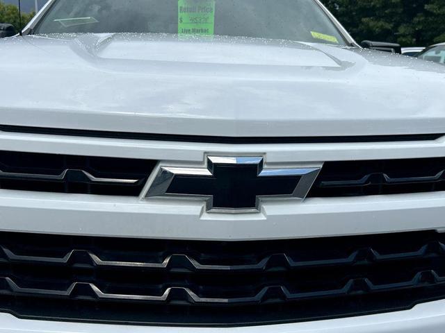 Photo of 2022 Summit White Chevrolet Silverado 1500