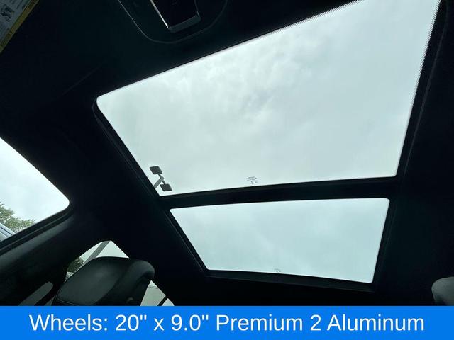 Photo of 2022 Baltic Gray Metallic Clearcoat Jeep Wagoneer