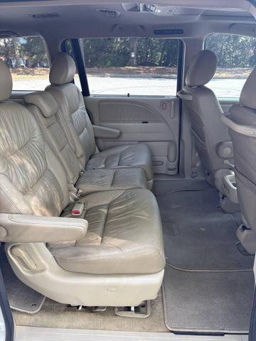 Photo of 2010 White Honda Odyssey