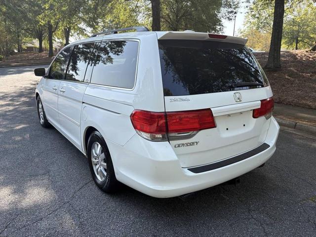 Photo of 2010 White Honda Odyssey