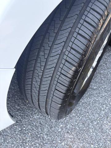 Photo of 2010 White Honda Odyssey