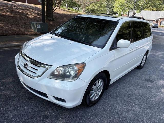 Photo of 2010 White Honda Odyssey