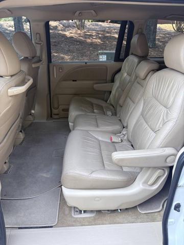 Photo of 2010 White Honda Odyssey