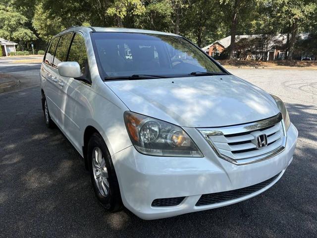 Photo of 2010 White Honda Odyssey