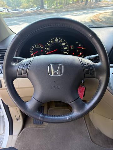 Photo of 2010 White Honda Odyssey