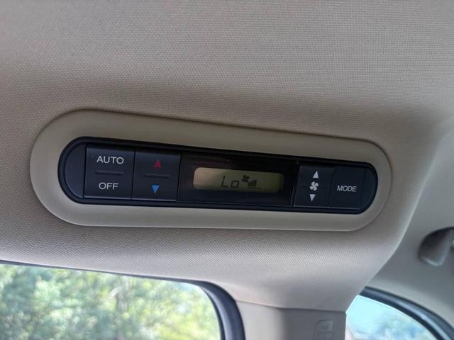 Photo of 2010 White Honda Odyssey