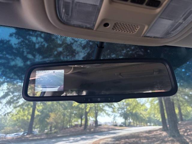 Photo of 2010 White Honda Odyssey