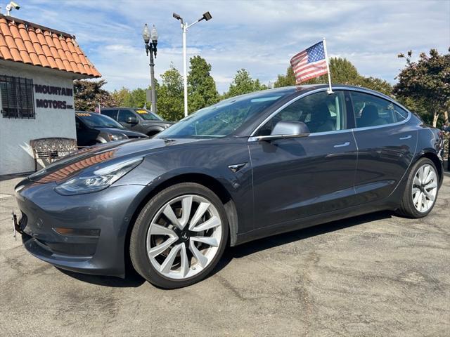 Photo of 2020 Gray Tesla Model 3