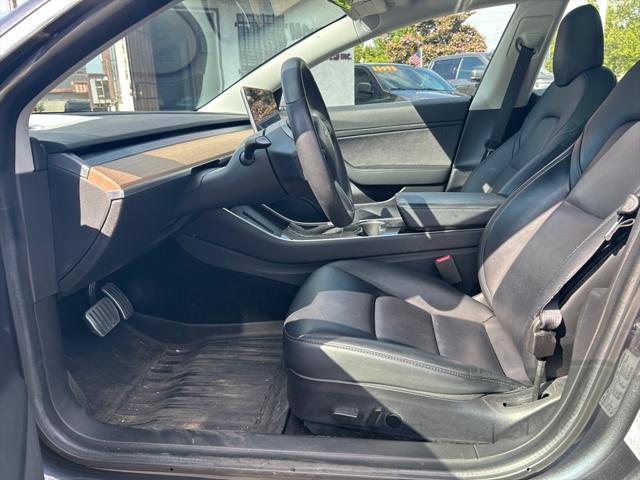 Photo of 2020 Gray Tesla Model 3