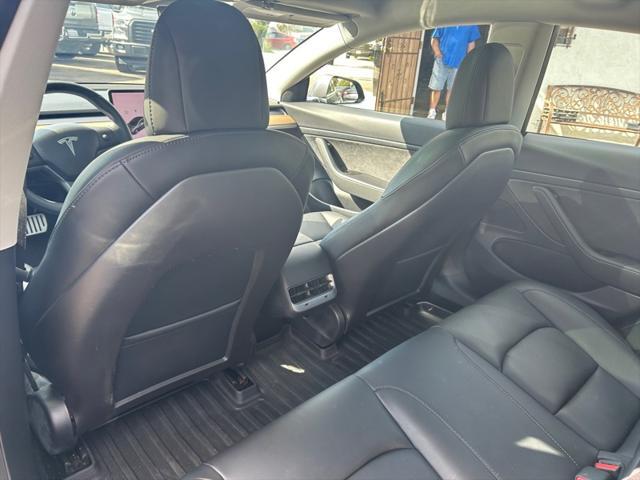 Photo of 2020 Gray Tesla Model 3