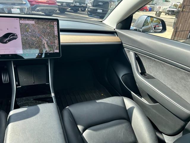 Photo of 2020 Gray Tesla Model 3