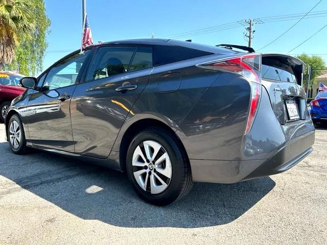 Photo of 2017 Magnetic Gray Metallic Toyota Prius