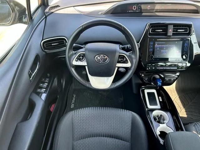 Photo of 2017 Magnetic Gray Metallic Toyota Prius