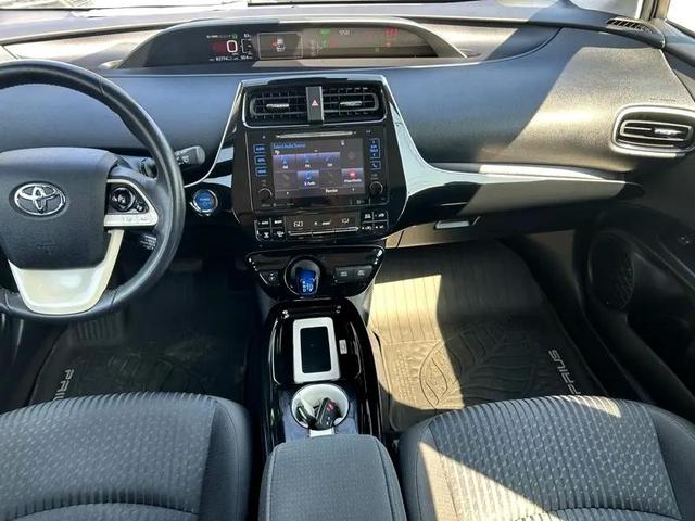 Photo of 2017 Magnetic Gray Metallic Toyota Prius