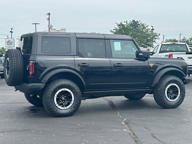 Photo of 2025 Shadow Black Ford Bronco
