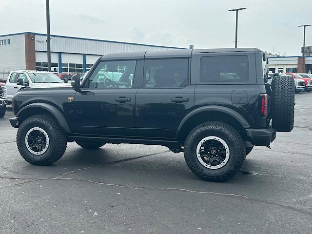 Photo of 2025 Shadow Black Ford Bronco