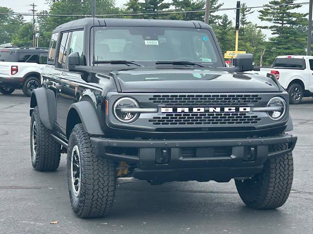 Photo of 2025 Shadow Black Ford Bronco