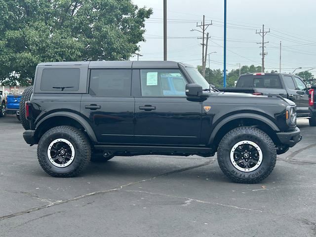 Photo of 2025 Shadow Black Ford Bronco