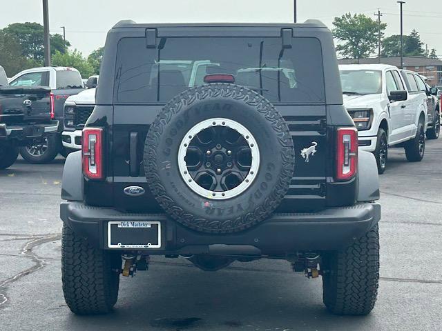 Photo of 2025 Shadow Black Ford Bronco
