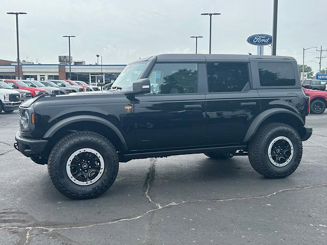 Photo of 2025 Shadow Black Ford Bronco