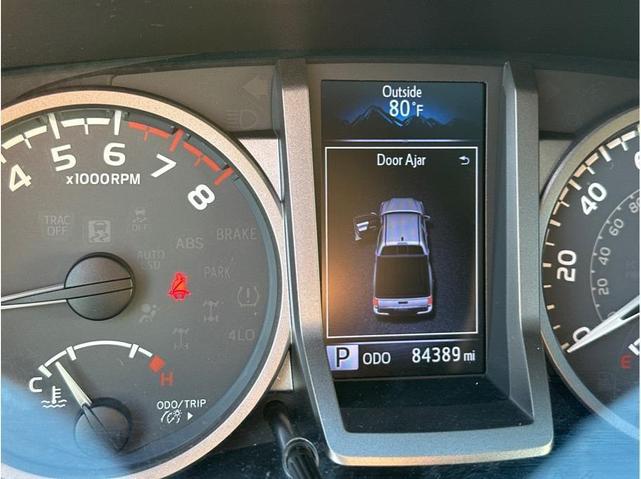 Photo of 2016 White Toyota Tacoma
