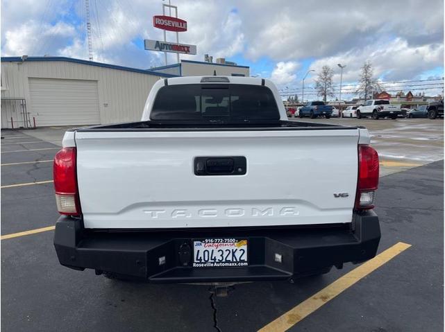 Photo of 2018 White Toyota Tacoma