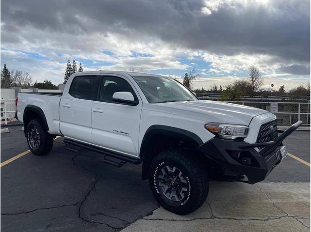 Photo of 2018 White Toyota Tacoma